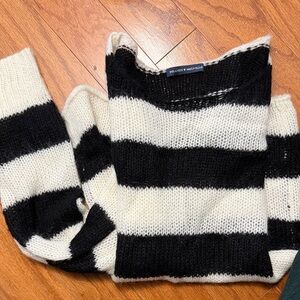 Brandy Melville Bold Black and White Sweater